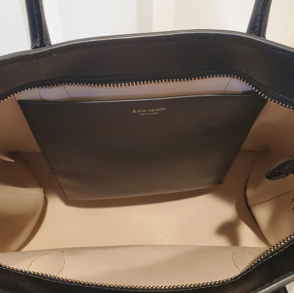 Kate Spade black crossbody/shoulder‎ bag.